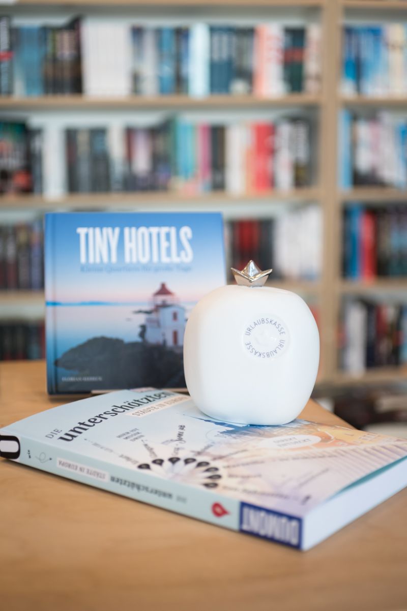 Stillife mit Deko und Buch