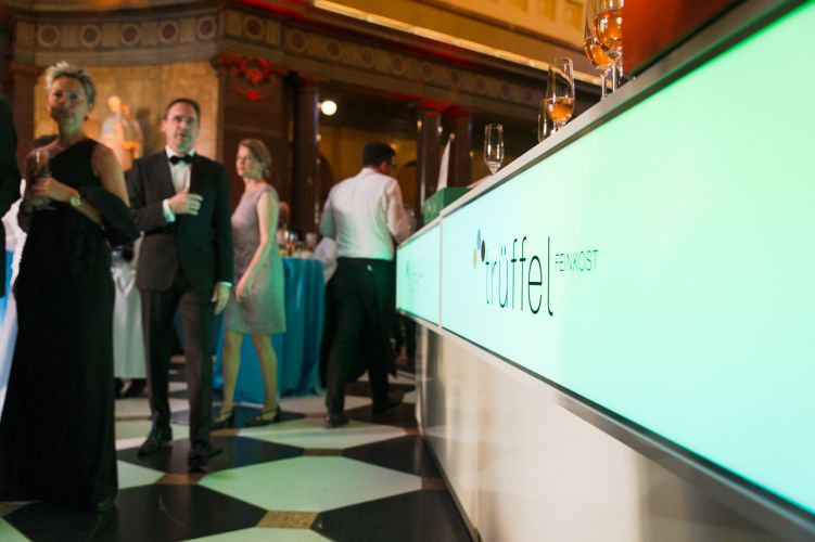 Trüffel Feinkost hat einen Stand beim Ball des Weines in Wiesbaden