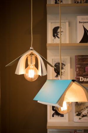 Dekoration mit speziellen, originellen Lampen